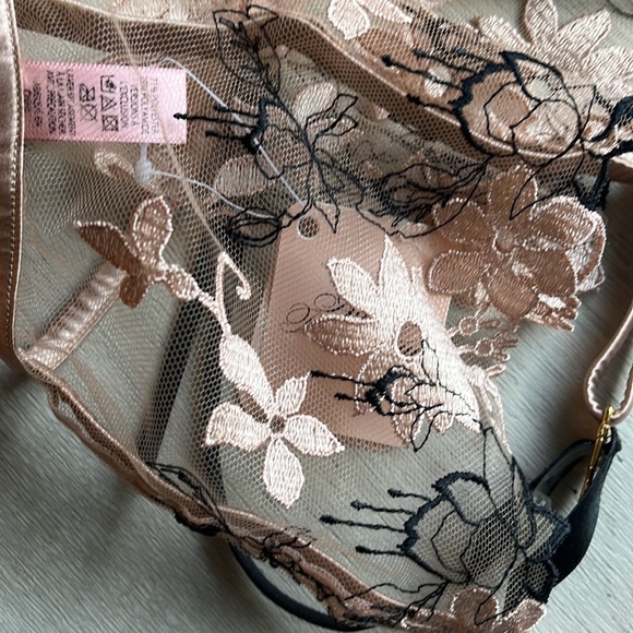 NWT beautifully embroidered Agent Provocateur Yoshie suspender, 4, large - Picture 3 of 8